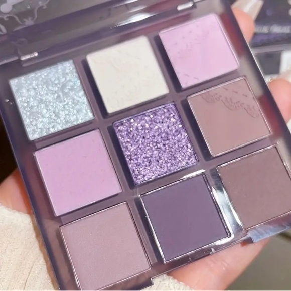 9-Color Purple Reign Eyeshadow Palette - Picture 2 of 4